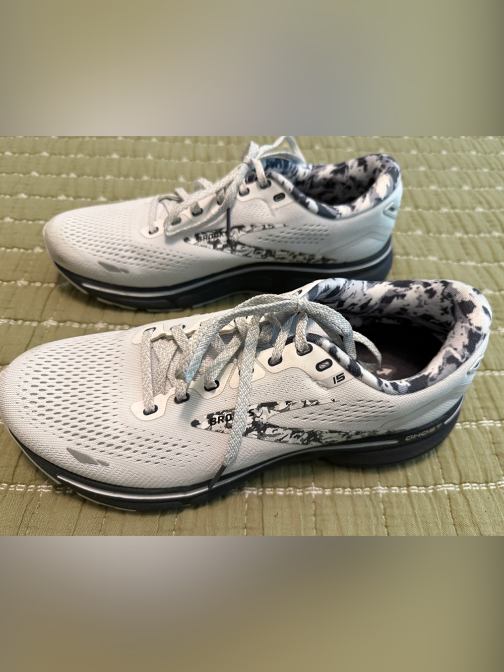 Brooks Men’s White Athletic Running Shoes with Black Accents